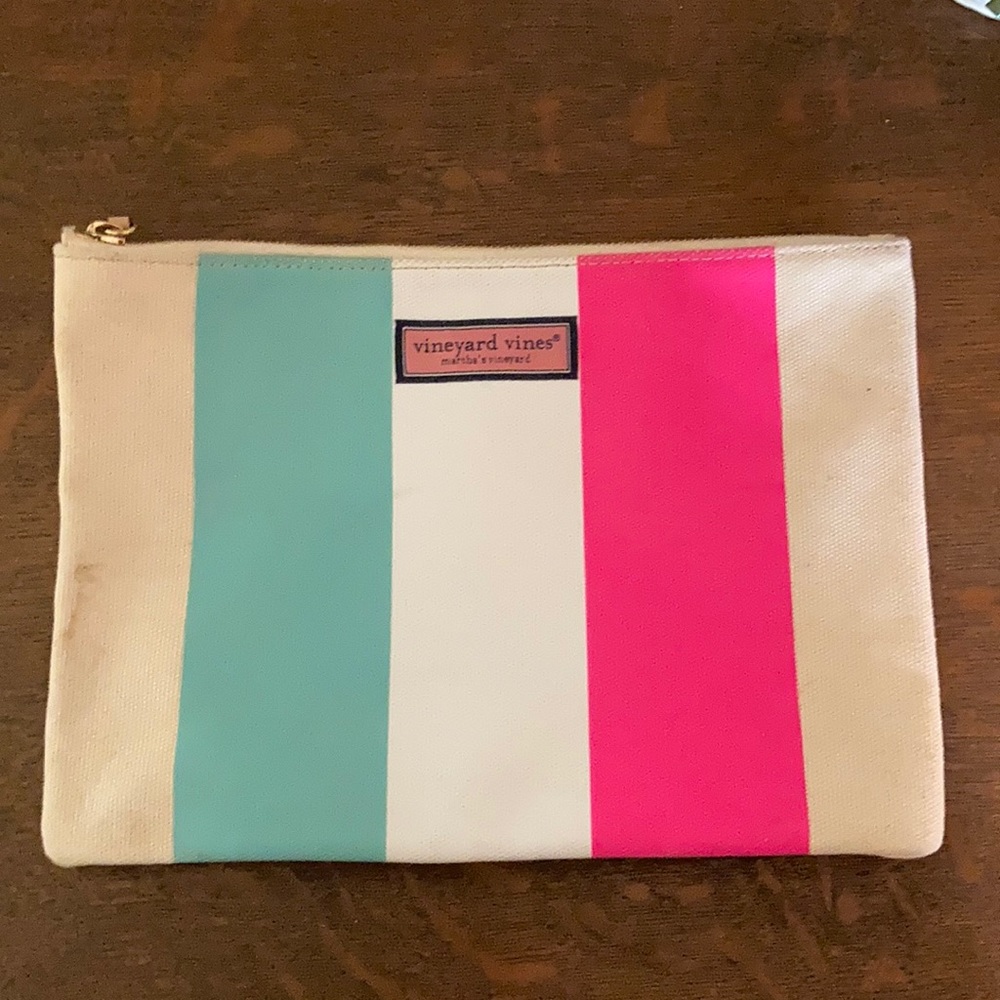 Vineyard vines accessory pouch